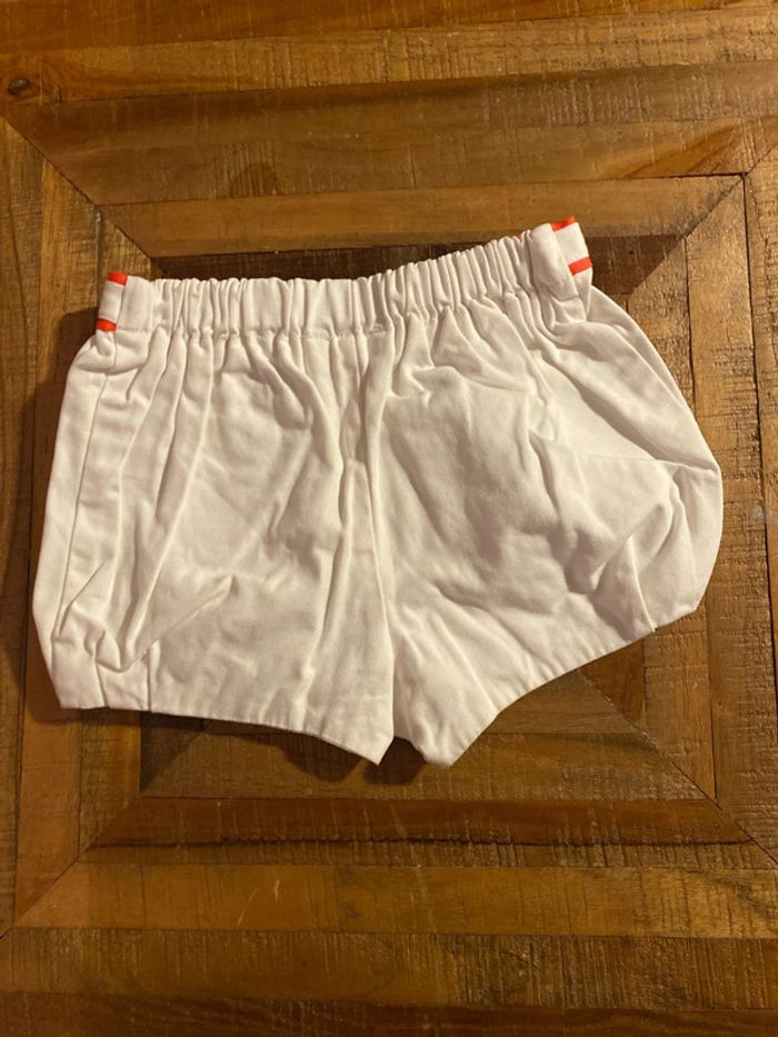 Short blanc liseret orange - photo numéro 5