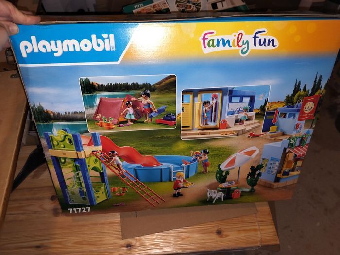 Boite neuve playmobil camping 71727 - photo numéro 2