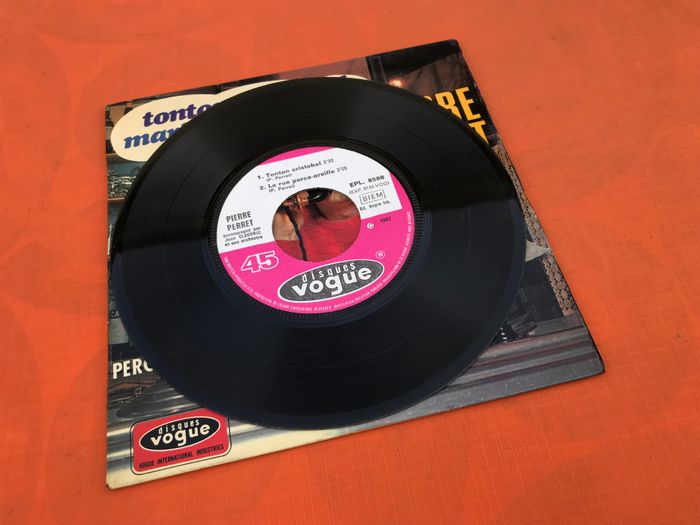 Vinyle 45 tours Pierre Perret Tonton cristobal (1967) EPL 858 - photo numéro 2