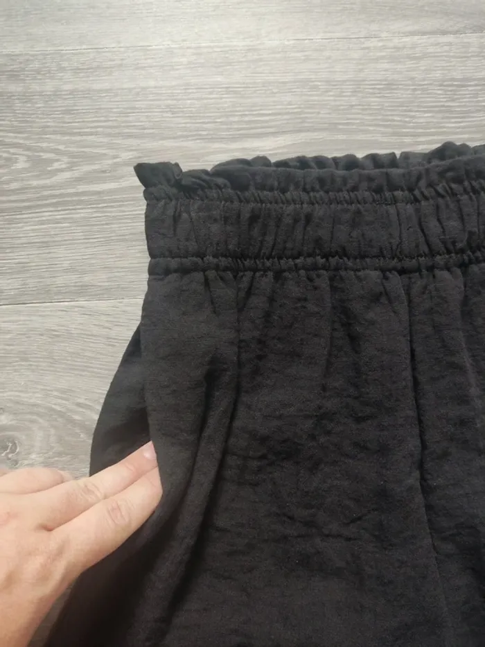 Pantalon large avec taille élastique noir et gaufré taille XS H&M - photo numéro 2
