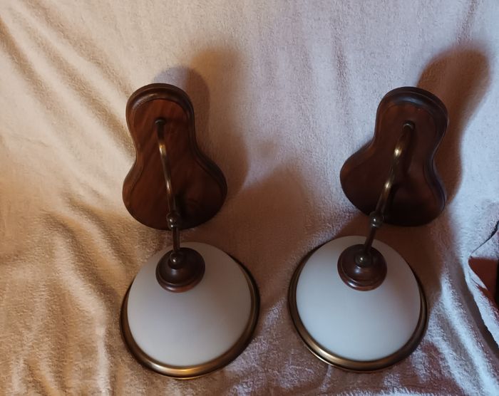 Lot 2 appliques Bois et verre blanc opaque - photo numéro 2