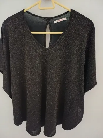 T-shirt noir pailleté doré
