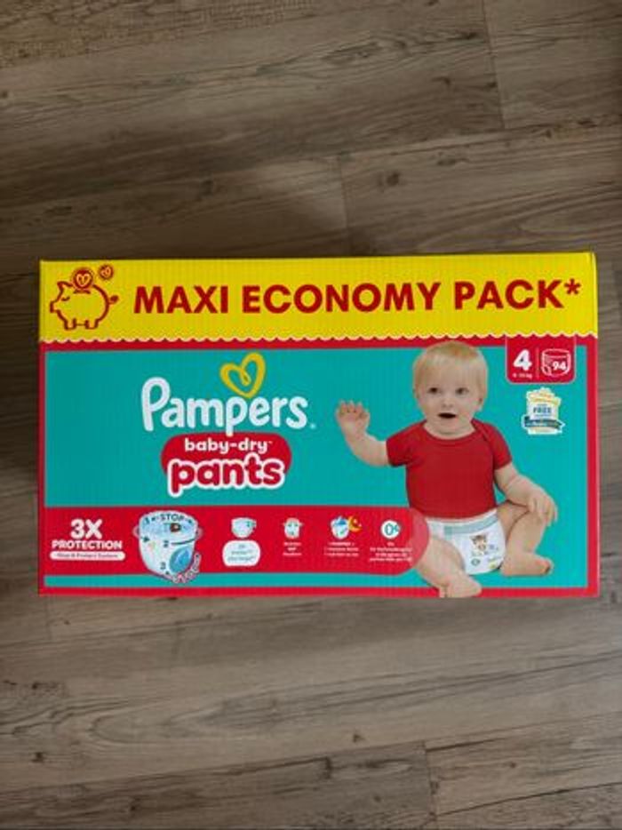 Carton de couches pampers pant baby dry taille 4