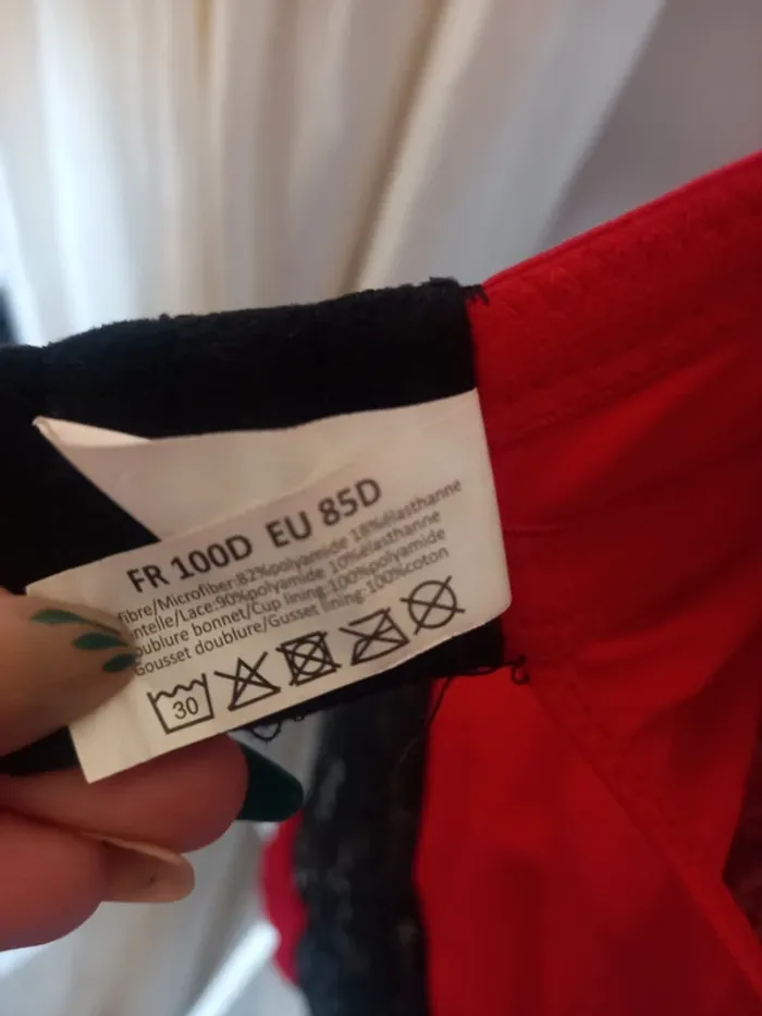 Body rouge et noir - photo numéro 7