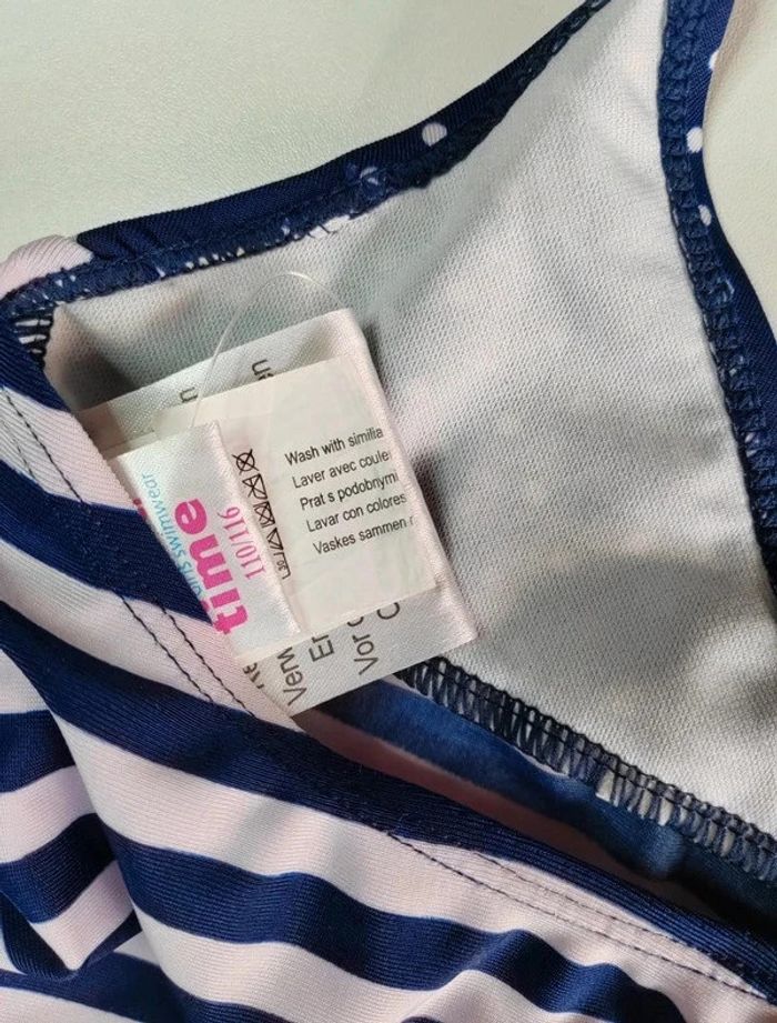 Maillot de bain une pièce - Taille 5 ans - 110/116cm - photo numéro 5