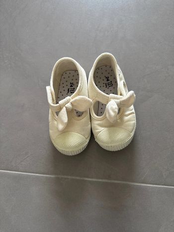 Chaussures en toile crème tex taille 24