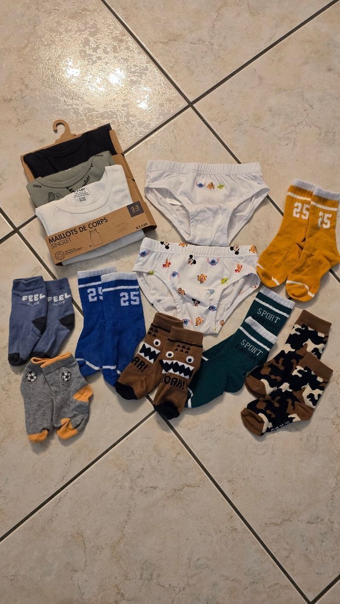 😍🤩 superbe lot maillots de corps, slips, socquettes, chaussettes  3 ans garçon 🤩😍