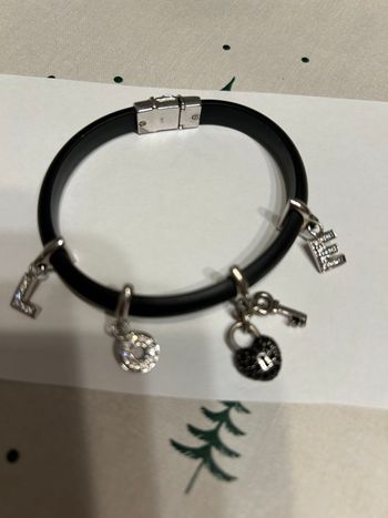 Bracelet silicone noir charms love