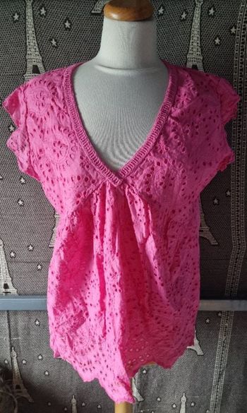 Blouse rose ajouré taille 44