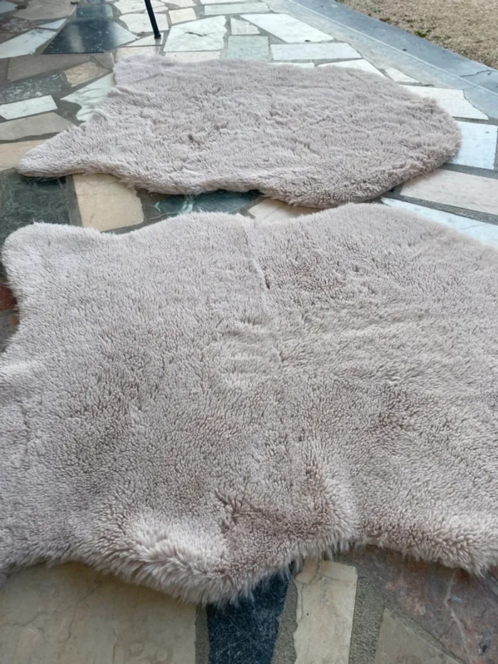 Lot de 2 tapis en fausse fourrure - photo numéro 2