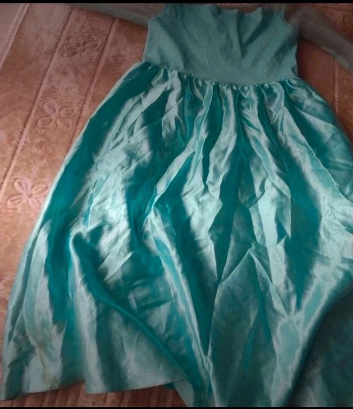 Robe reine des neiges 5/6 ans - photo numéro 4