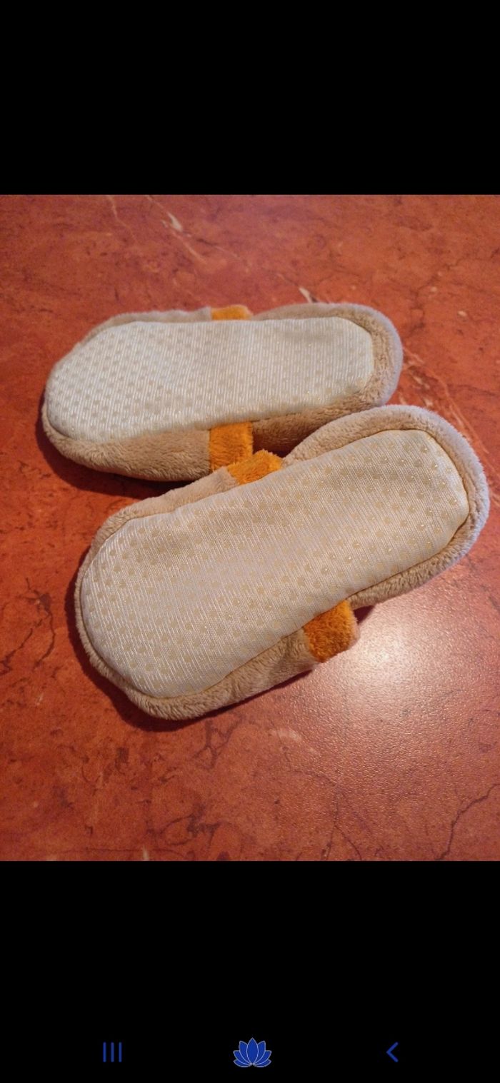 Chaussons taille 18 / 19 - photo numéro 4