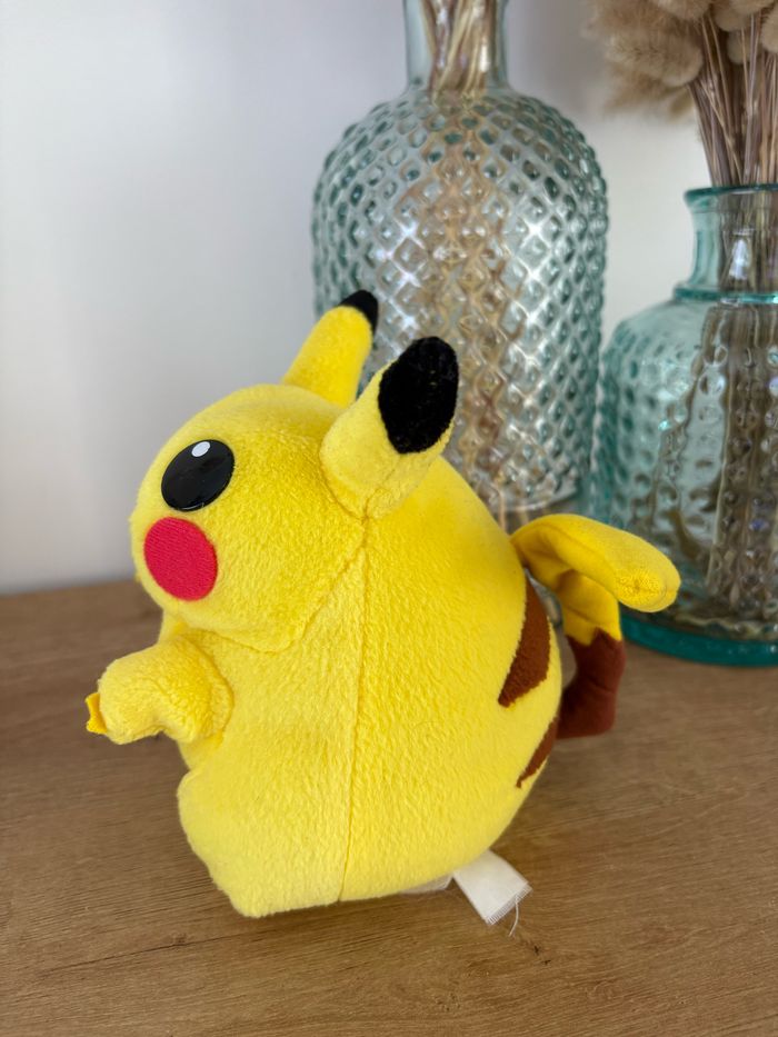 Peluche vintage Pikachu Pokémon - photo numéro 5
