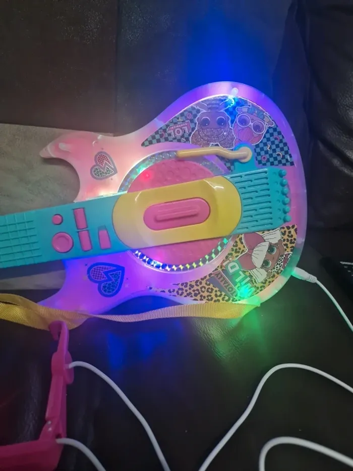 Guitare 🎸 poupée LOL - photo numéro 4