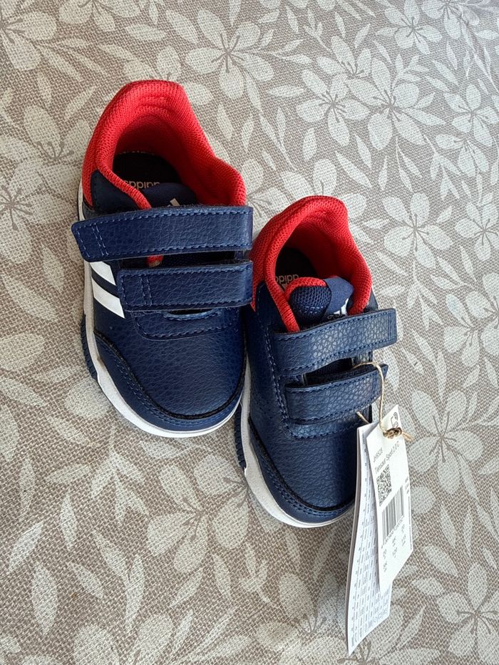 Baskets Adidas tensaur sport neuves taille 20 - photo numéro 2