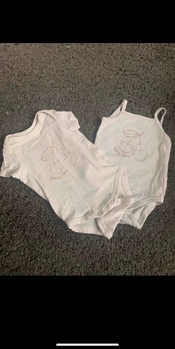 Lot de 2 bodies manches courtes 1 mois tape à l’œil
