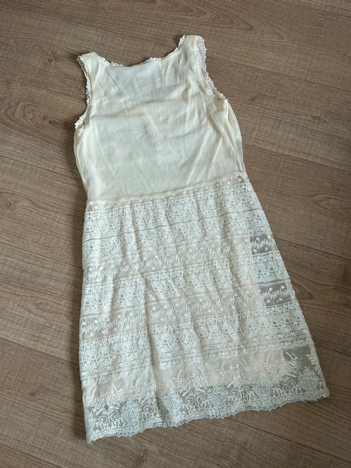 Robe jaune beige avec dentelle Massimo Dutti taille S jamais portée - photo numéro 12