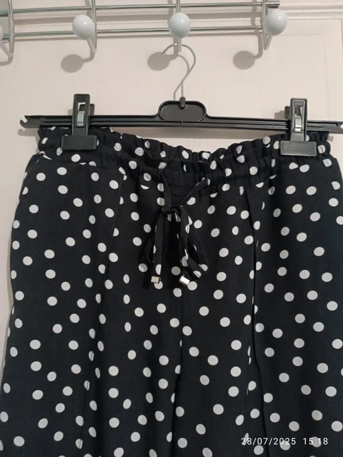 Pantalon fluide avec poches noir à pois blanc Kiabi - photo numéro 2