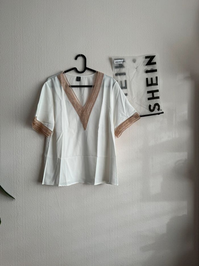 SHEIN lune blouse avec dentelle