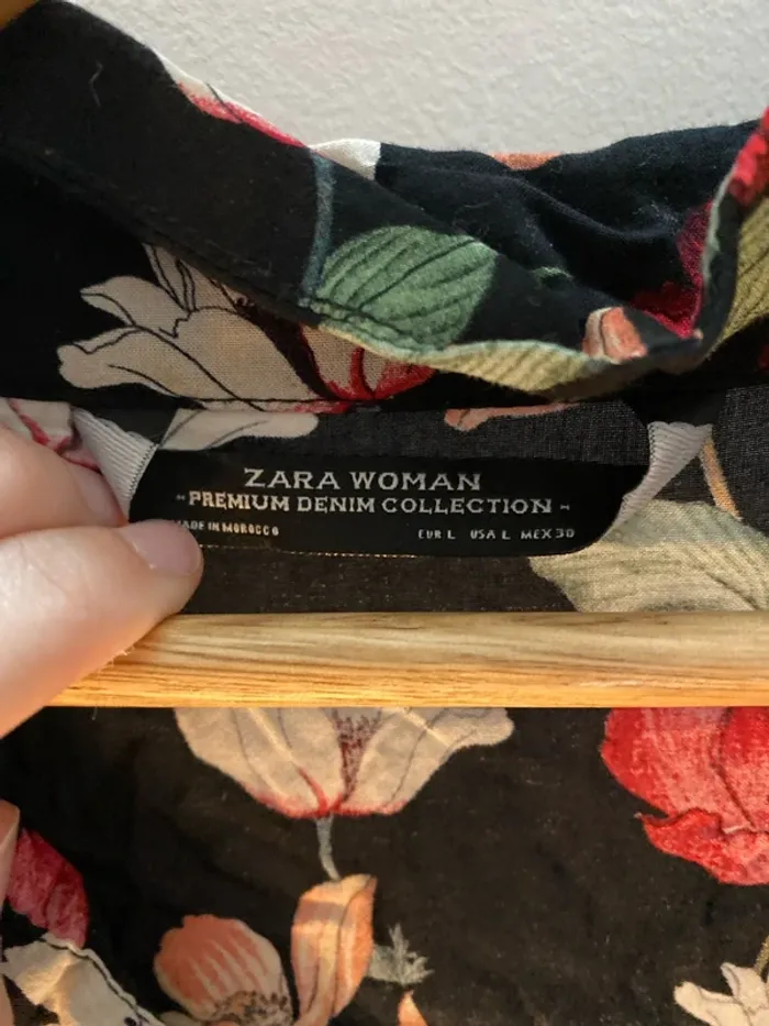 Robe noire fleurie Zara premium - photo numéro 2