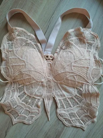 Croc top dentelle forme papillon 🦋