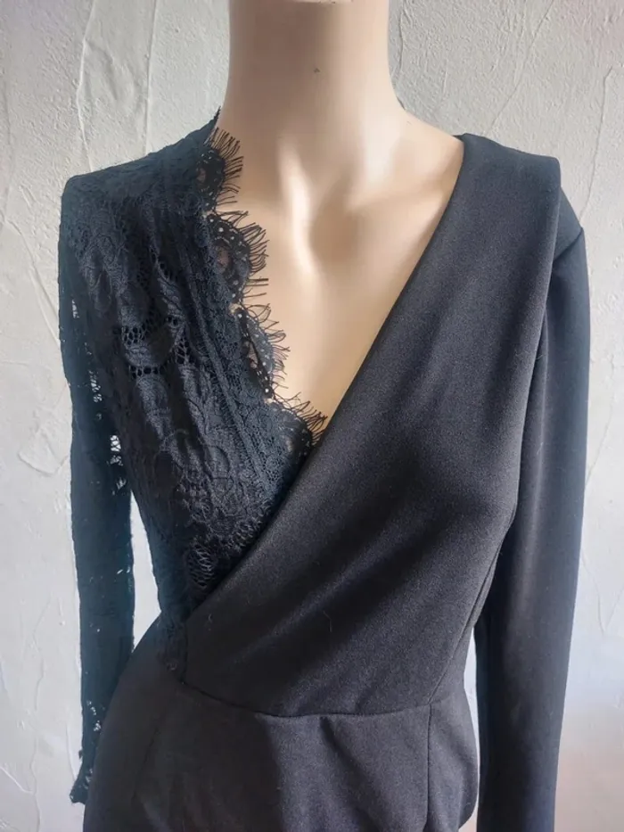 Robe élégante noire avec dentelle - photo numéro 3