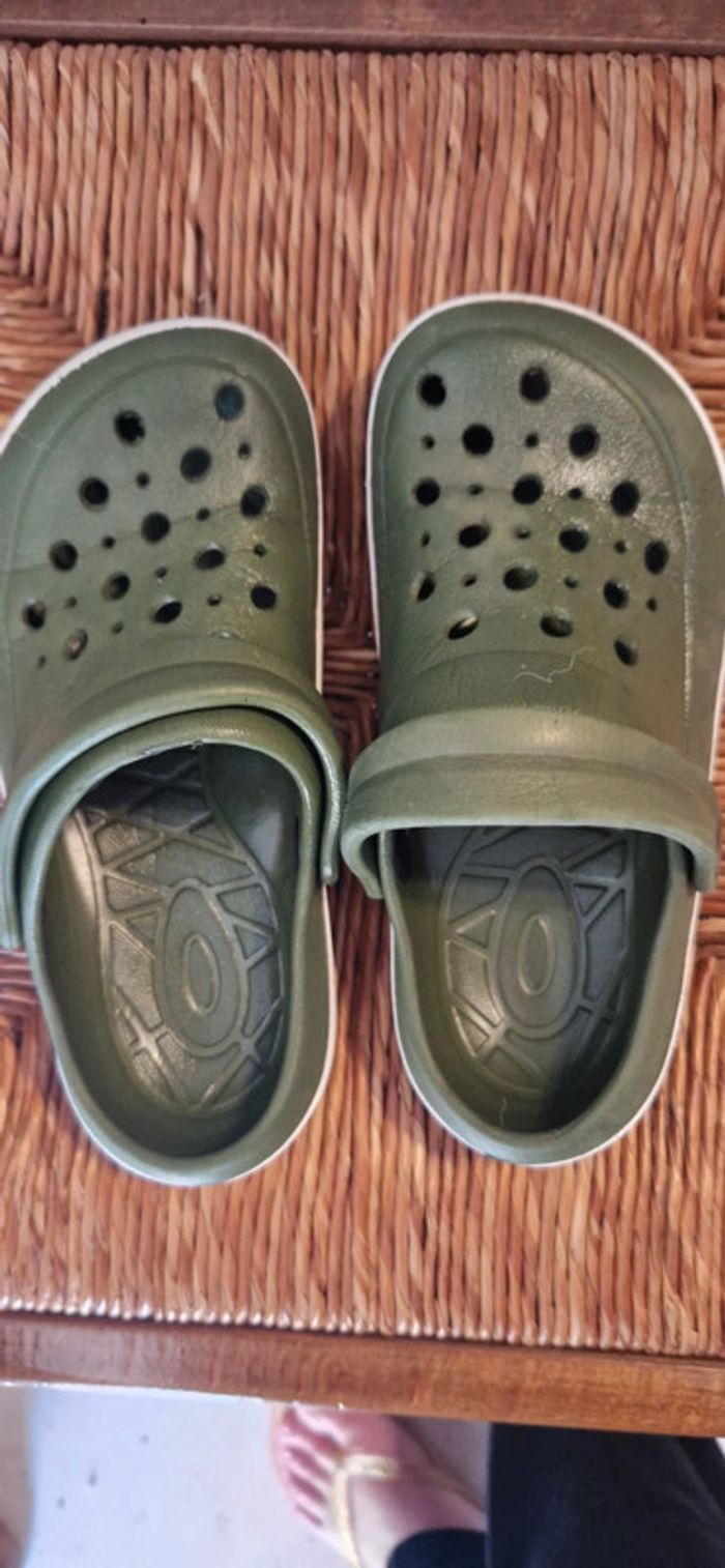 Crocs pointure 30 kaki