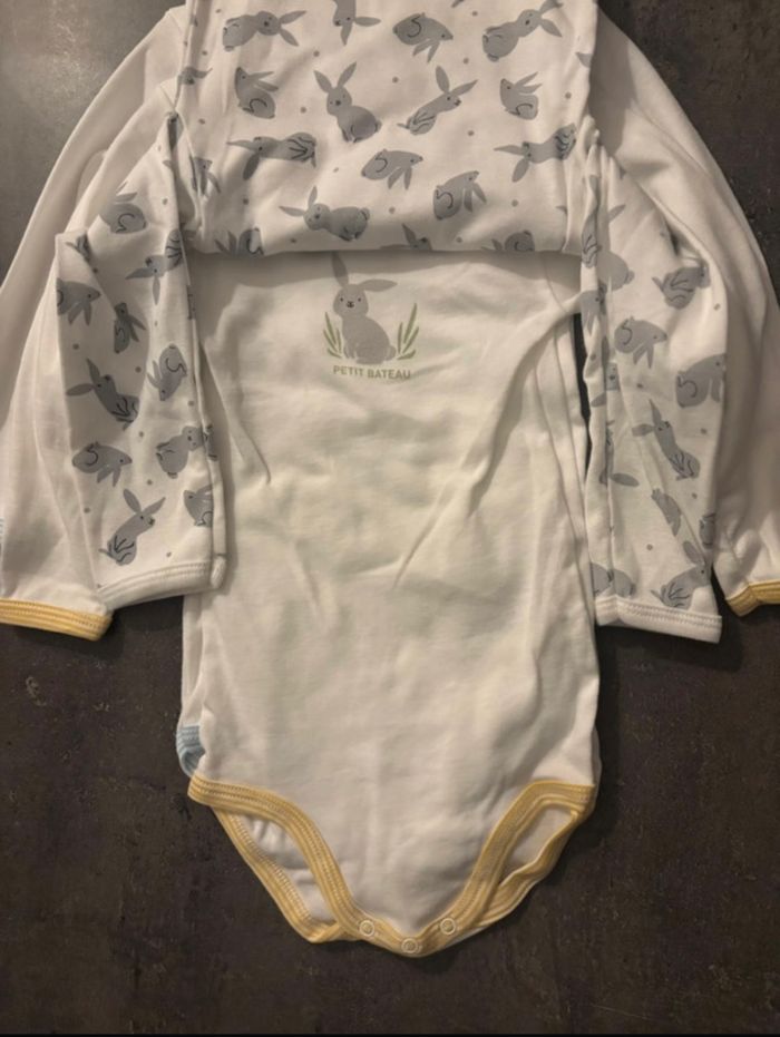 Lot de 3 bodies garçon,24 mois (petit bateau) - photo numéro 2