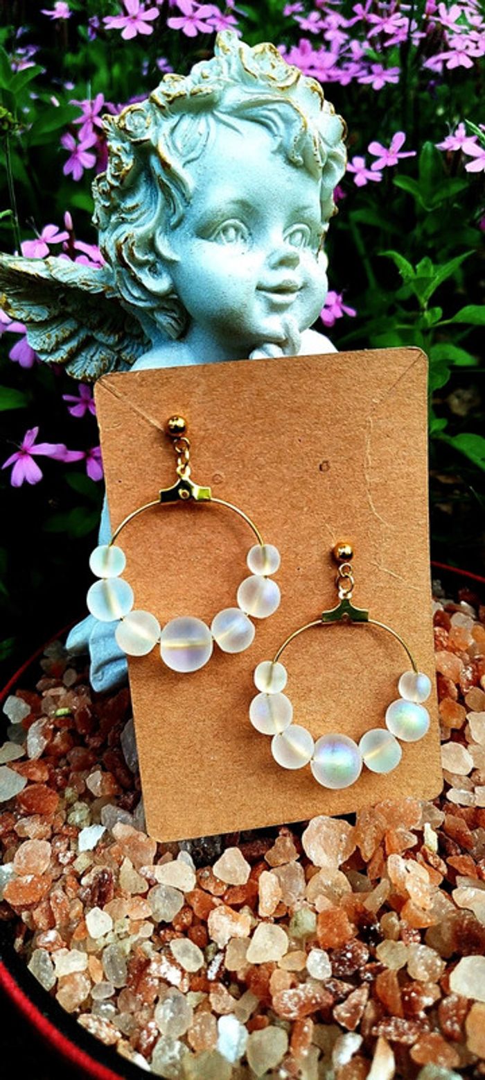 Créoles en Plaqué Or 9K & Pierres de Lune – Éclat Mystique & Élégance - photo numéro 3