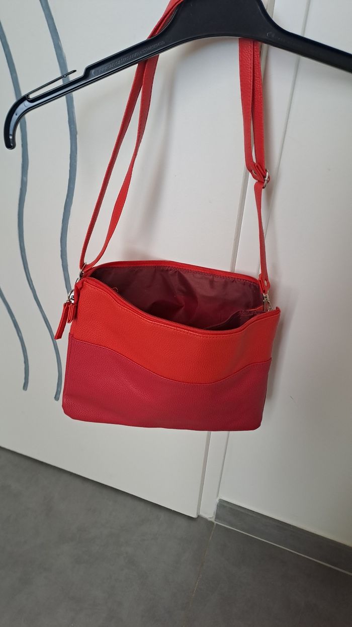 Jolie sac avec plusieurs poches de rangement - photo numéro 3