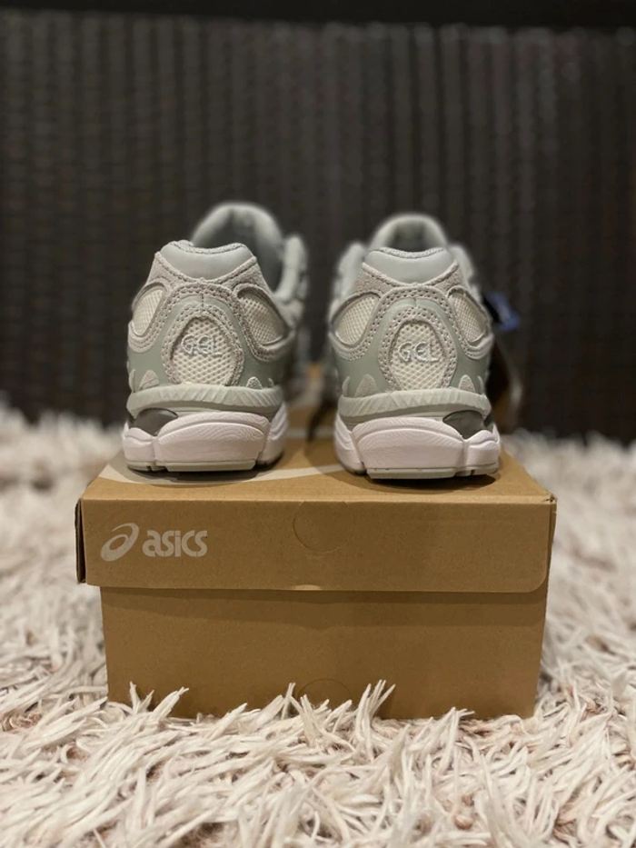 Asics Gel NYC Gris/Blanc - Neuf - photo numéro 3