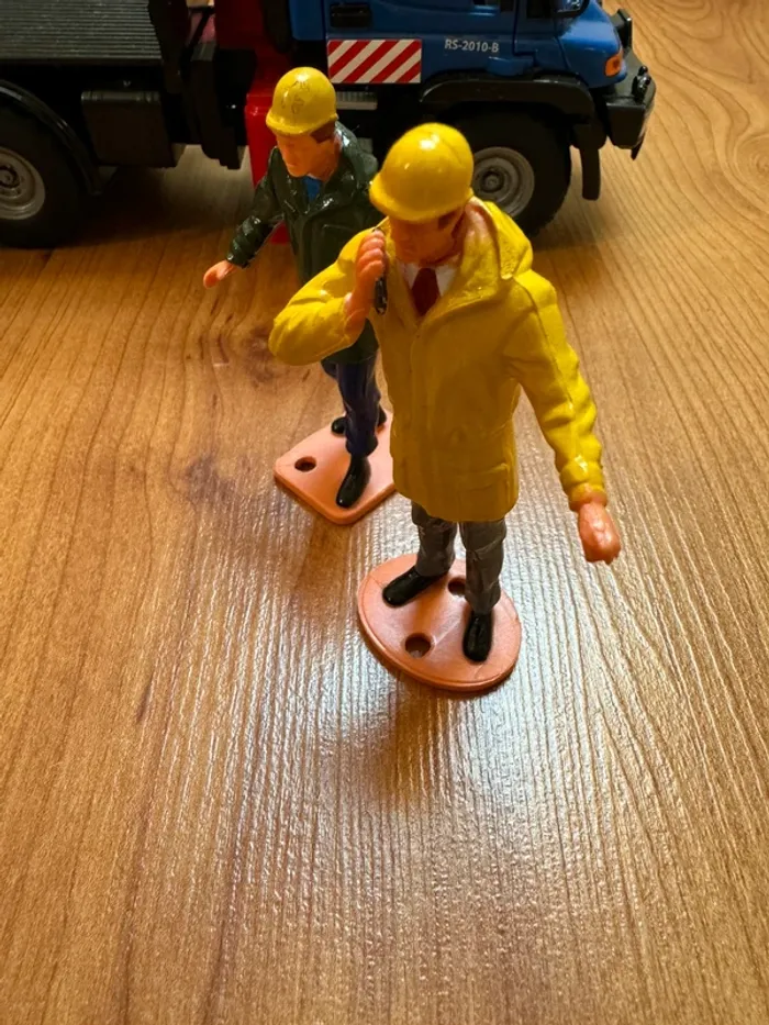 Lot camion de chantier et personnages - photo numéro 7