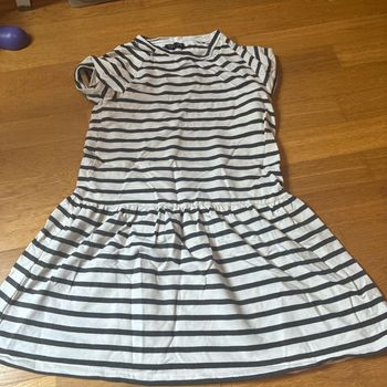 Robe blanche et noir