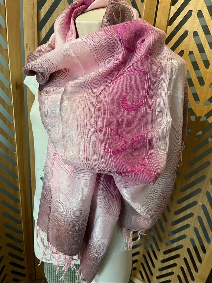 Écharpe ton rose