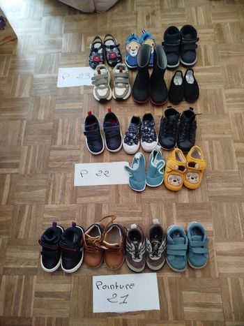 1 lot de 15 paires de chaussures enfant Pointures 21-22-23