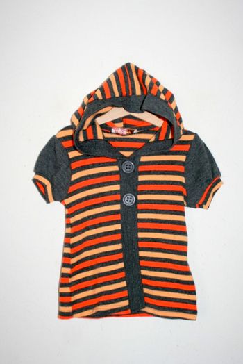 Gilet manches courtes à capuche rayé 6 ans