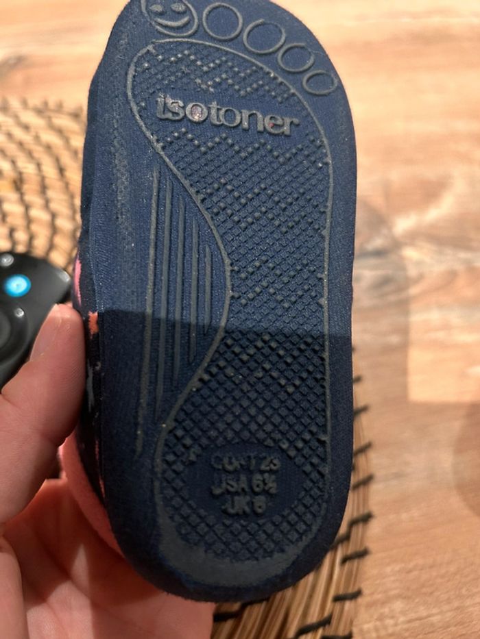 Chaussons isotoner taille 23 - photo numéro 4