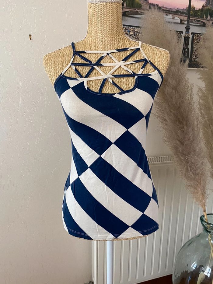 Haut bleu et blanc