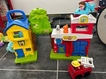  Jeux enfant Little People Animaux de Station de Secours