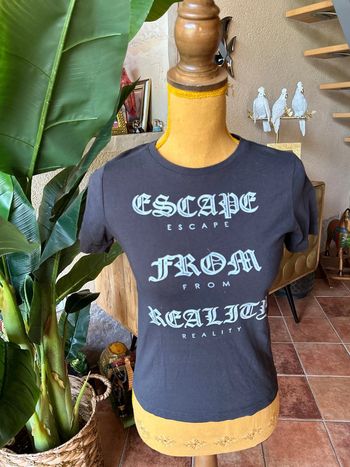 Kiabi t shirt neuf taille 10 ans