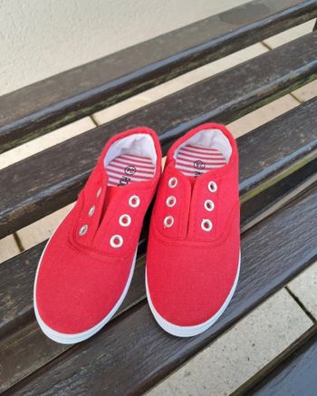 Chaussures à enfiler sans lacets rouges taille 24