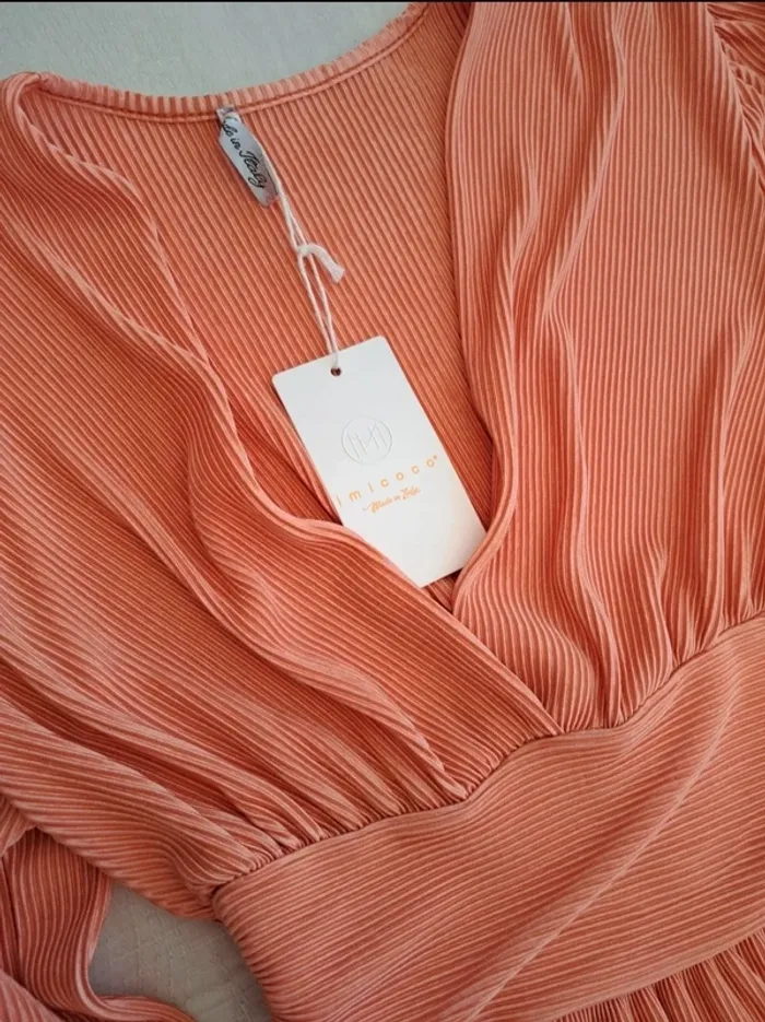 Robe Imicoco Made in Italy - neuf etiquette - taille unique - décolleté V plongeant - corail - photo numéro 2