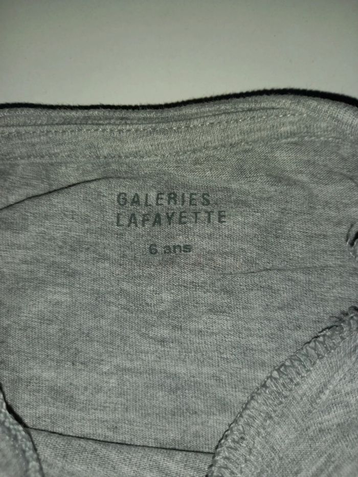 Polo manches longues 6 ans galeries lafayette très bon état - photo numéro 3