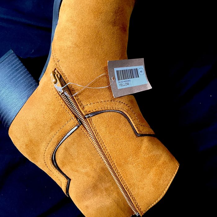 👞 Bottines moutardes à talons T. 40 **NEUVES** - photo numéro 4