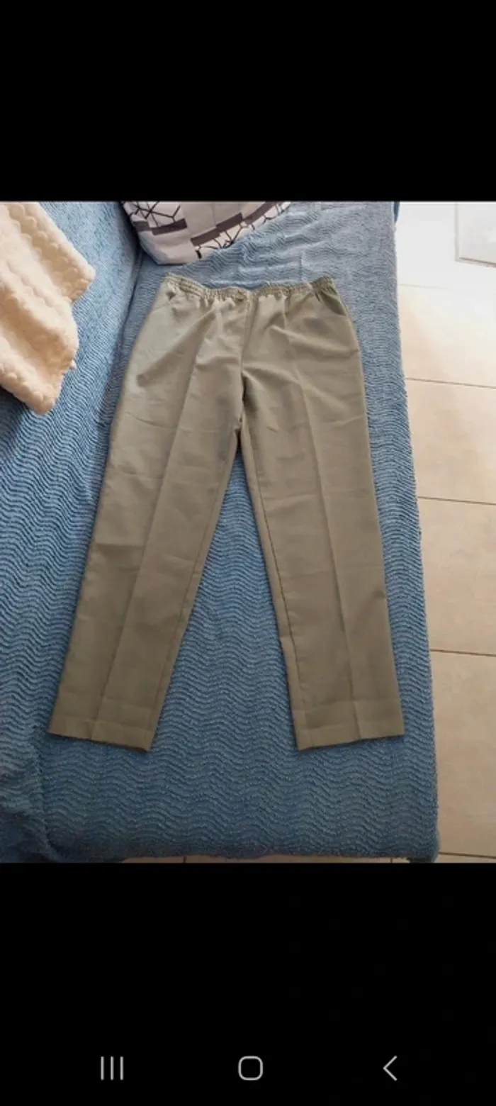 Pantalon vert olive 46