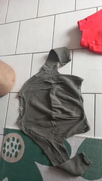 Tee shirt manches longues pimkie taille 36 kaki