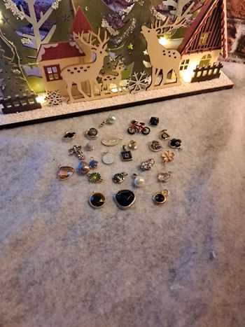 Lot de pendentifs diverses multicolore