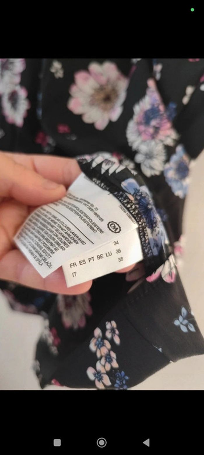 Robe d'été noire fleurie ceintrée taille 34 C&A - photo numéro 6
