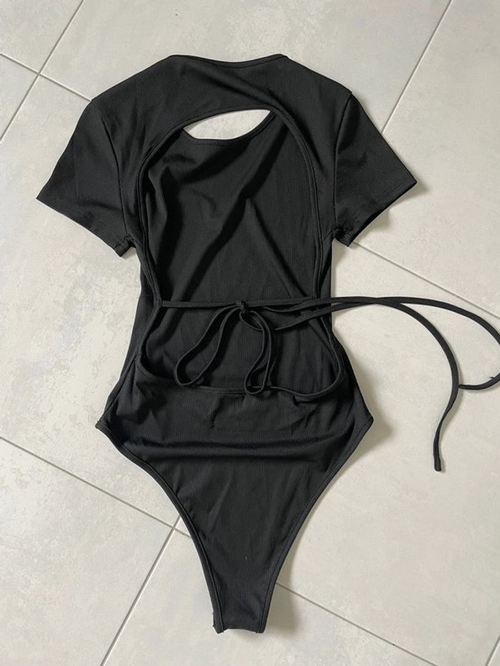 Bodies noir - photo numéro 2