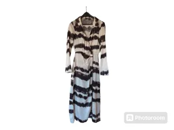 Robe longue cache coeur Mango taille S neuve effet soie